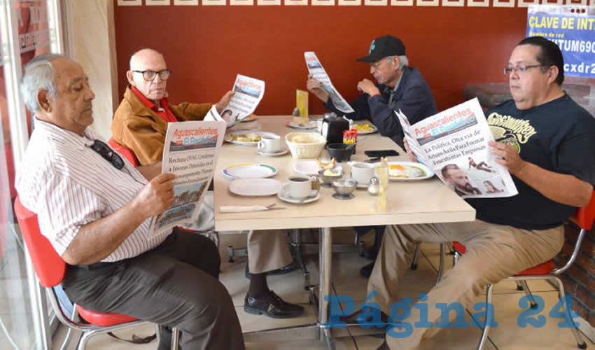 Desayunando