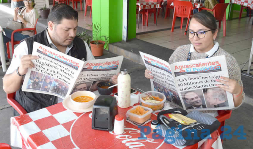 Desayunando