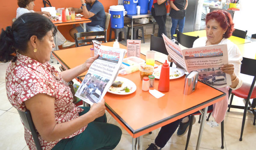 Desayunando